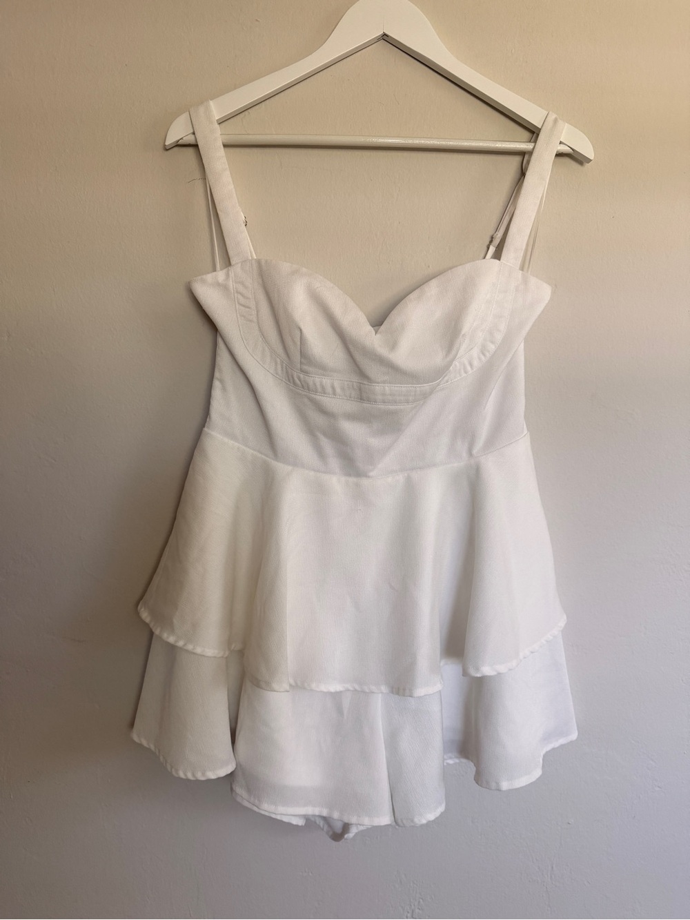 Princess Polly White Tiered Ruffle Romper Dress US 6 Sweetheart Neck Bridal